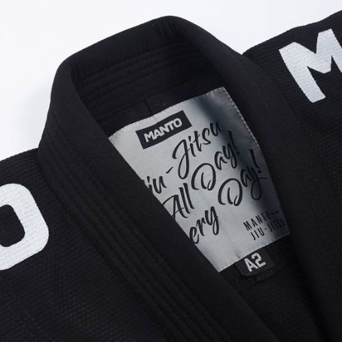 GI за бразилско жиу-житцу MANTO X4 черен MNG978_BLK_A1