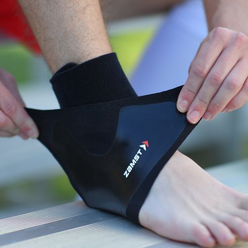 Zamst FILMISTA Ankle Стабилизатор за ляв глезен черен 470214