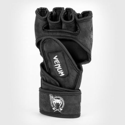 Мъжки боксови ръкавици Venum GLDTR 4.0 black and white VENUM-04166