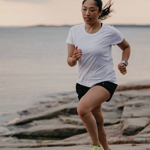 Часовник Suunto 9 Peak Pro в бяло и златно SS050824000