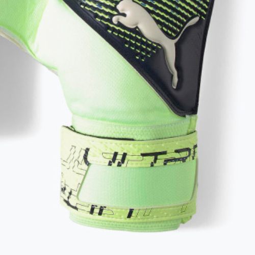 Вратарски ръкавици PUMA Ultra Grip 2 RC green 041814 01