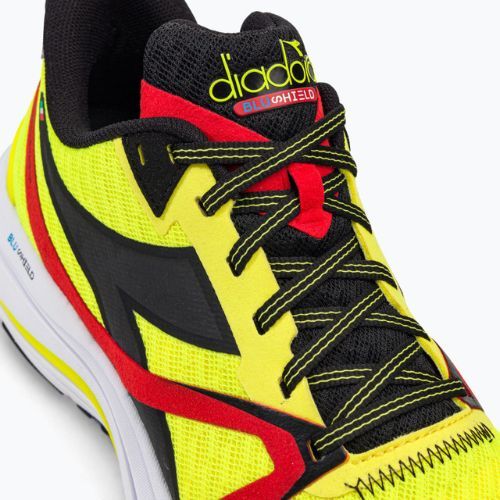 Мъжки обувки за бягане Diadora Mythos Blushield 8 Vortice yellow DD-101.179087-D0273