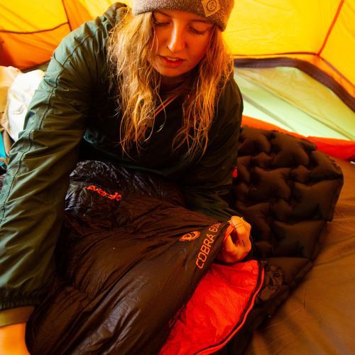 Надуваема постелка Vango Aotrom антрацит