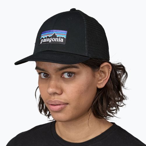 Patagonia P-6 Logo LoPro Trucker шапка черна