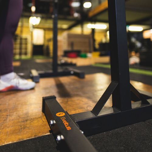 Независима стойка за клякане на Sveltus x2 черна