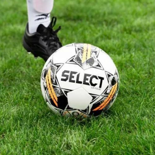 SELECT League v24 FIFA BASIC футбол бял/черен размер 5