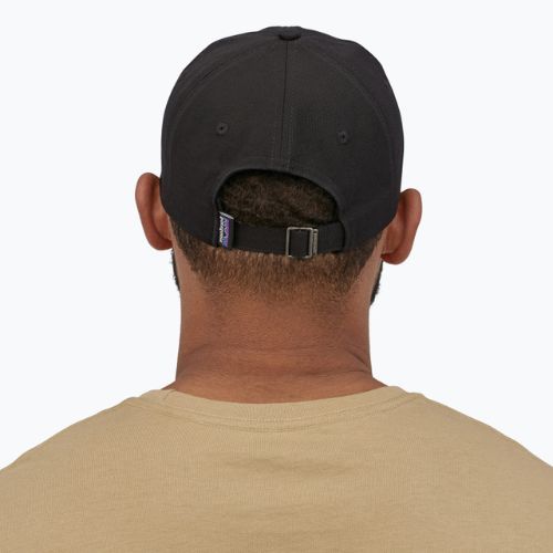 Patagonia P-6 Logo Trucker шапка черна