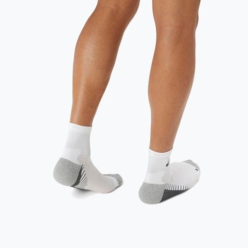 ASICS Performance Run Quarter чорапи за бягане в блестящо бяло