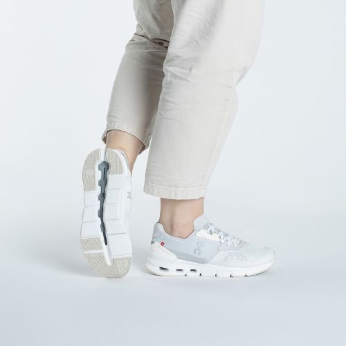 Дамски обувки On Cloudrift undyed-white/frost