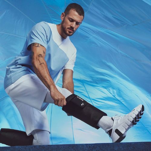 Уред за регенерация на крака Normatec Go черен