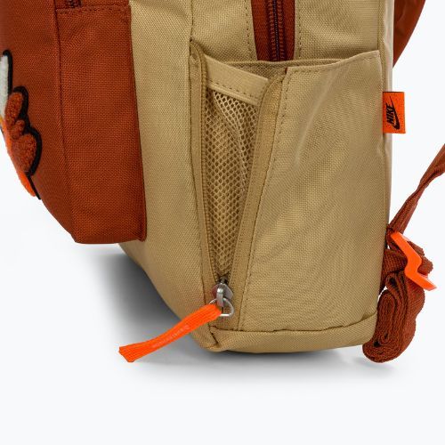 Детска градска раница Nike Classic 16 l sesame/burnt sunrise/total orange
