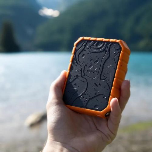 Пауърбанк Xtorm Rugged Pro 20000 mAh 20W черен/оранжев