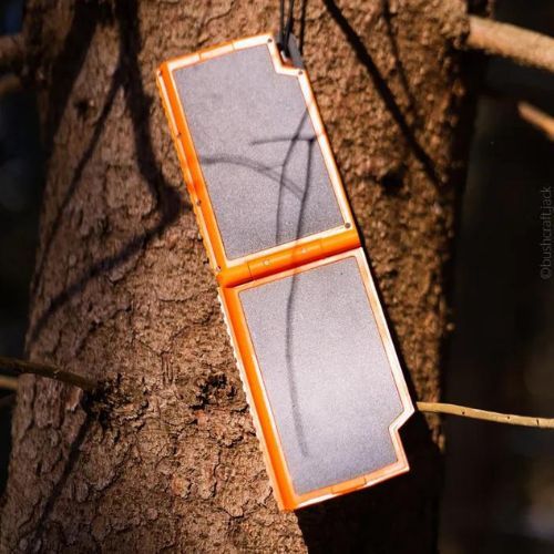 Соларен пауърбанк Xtorm Super Charger 10000 mAh 20W черен