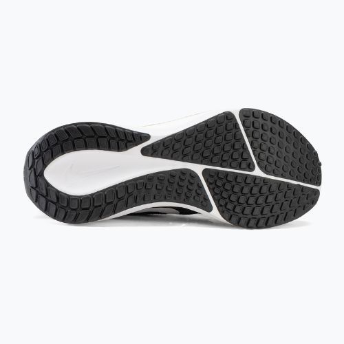 Дамски обувки за бягане Nike Vomero 17 black/white