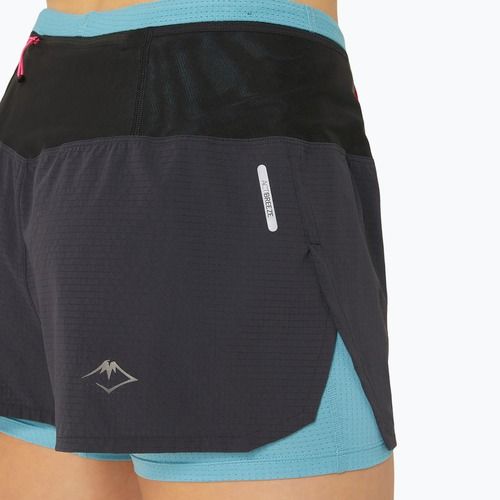 Дамски къси панталони за бягане ASICS Fujitrail 2-N-1 performance black/gris blue
