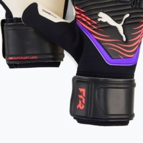 PUMA Future Pro Hybrid вратарски ръкавици puma black/glowing red/purple glimmer