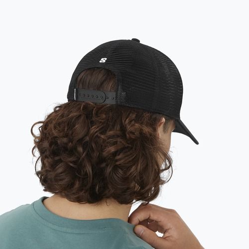 Salomon Trucker бейзболна шапка тъмно черно