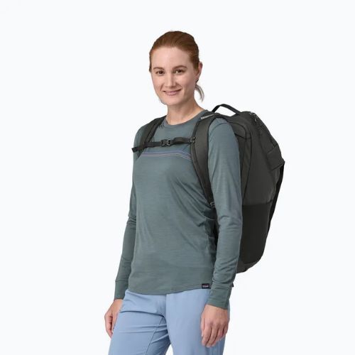 Градска раница Patagonia Black Hole Pack 32 l black/black