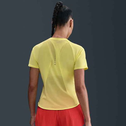 Дамска тениска за бягане Nike Swift Dri-Fit light zitron