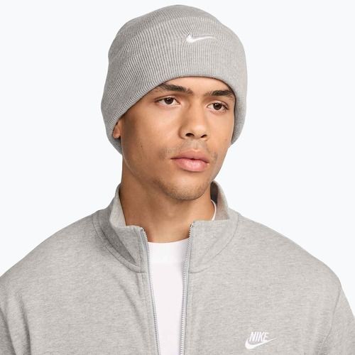 Мъжка зимна шапка Nike Peak Swoosh Beanie dark grey heather/white
