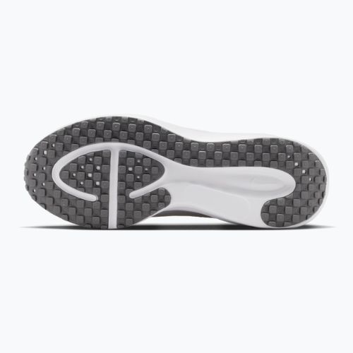 Дамски обувки за бягане Nike Revolution 8 sail/white/pencil point/chalk