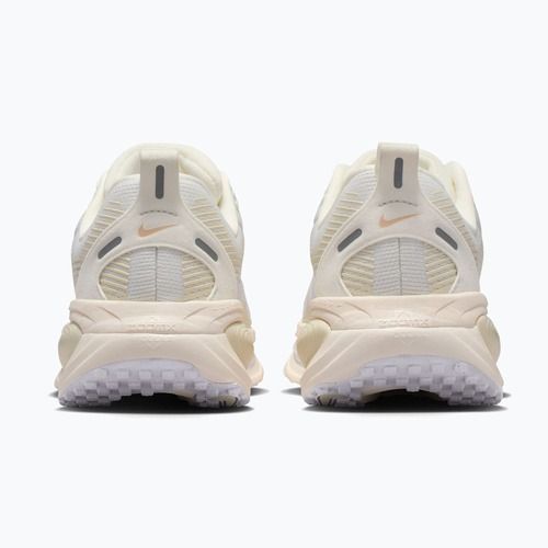 Дамски обувки за бягане Nike Vomero 18 ESS summit white/chalk/sea glass/white