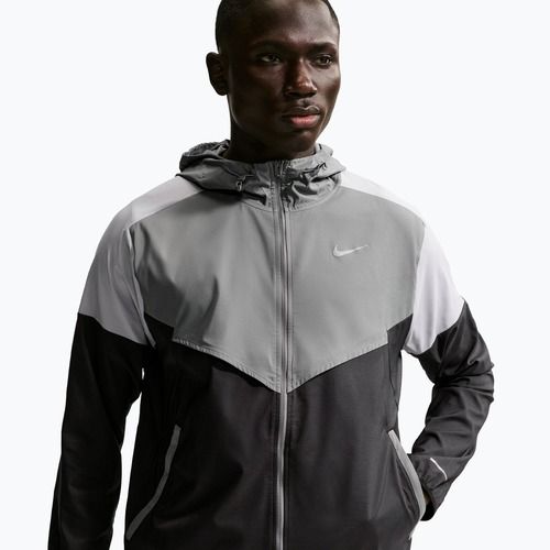 Мъжко яке за бягане Nike Impossibly Light Windrunner smoke grey/wolf grey/black