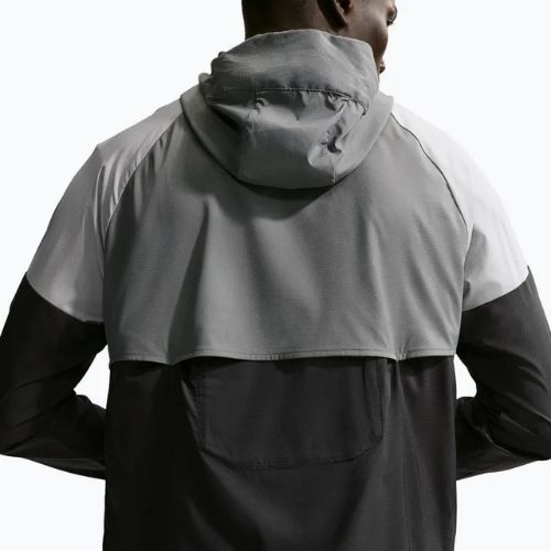 Мъжко яке за бягане Nike Impossibly Light Windrunner smoke grey/wolf grey/black