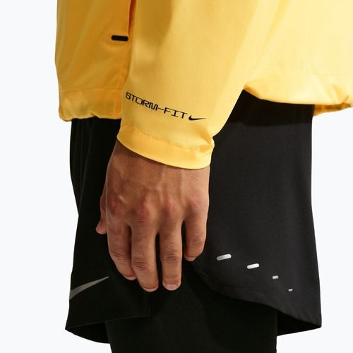 Мъжко яке за бягане Nike AeroSwift Storm-Fit Aerogami university gold/citron pulse/black