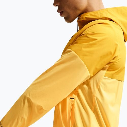 Мъжко яке за бягане Nike AeroSwift Storm-Fit Aerogami university gold/citron pulse/black