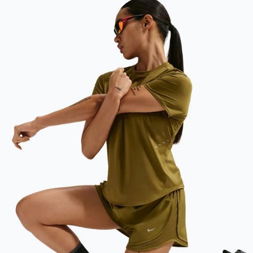 Дамски шорти за бягане Nike Tempo Dri-Fit Mid-Rise olive flak/olive flak