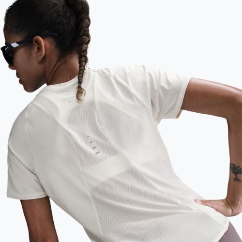 Дамска тениска за бягане Nike Swift Dri-Fit sail