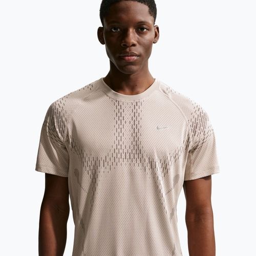 Мъжка тениска за бягане Nike Stride Dri-Fit ADV cream li/mink brown