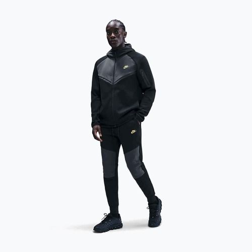 Мъжки панталони Nike Tech Joggers black/dark smoke grey/metallic gold