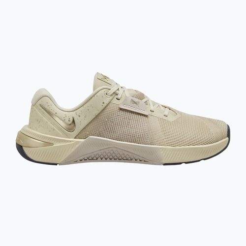 Дамски обувки за тренировка Nike Metcon 10 SE light khaki/cream ii/metallic gold grain