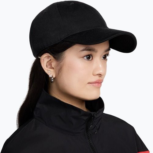 Шапка с козирка Nike Club Unstructured black/sail