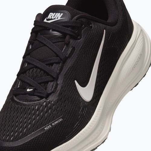 Детски обувки за бягане Nike Vomero 18 black/coconut milk/iron ore/summit white