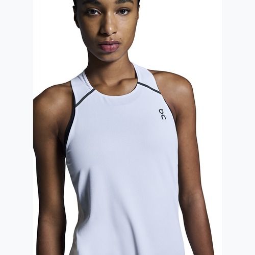 Дамска тениска за бягане On Performance Tank white/silver