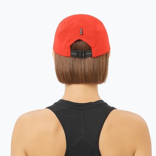Шапка с козирка Salomon Sense Aero fiery red
