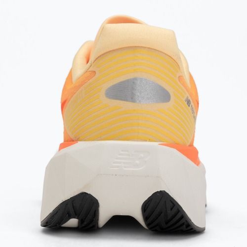 Мъжки обувки за бягане New Balance FuelCell Rebel V5 tangerine heat/silver metallic