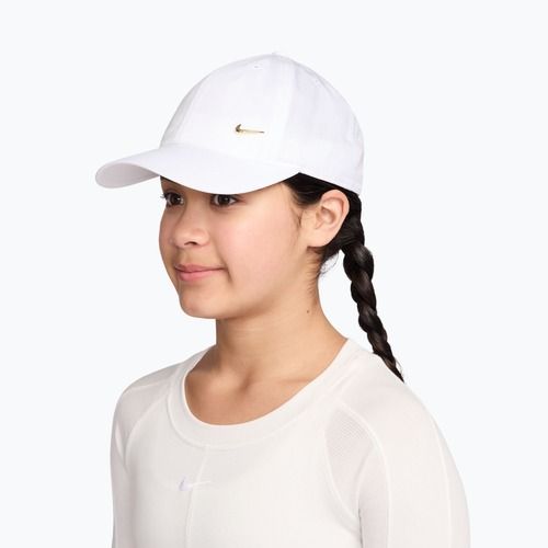 Детска шапка с козирка Nike Dri-FIT Club white/flt gold