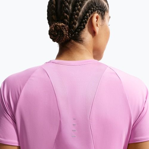 Дамска тениска за бягане Nike Swift Dri-Fit light magenta