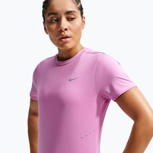 Дамска тениска за бягане Nike Swift Dri-Fit light magenta