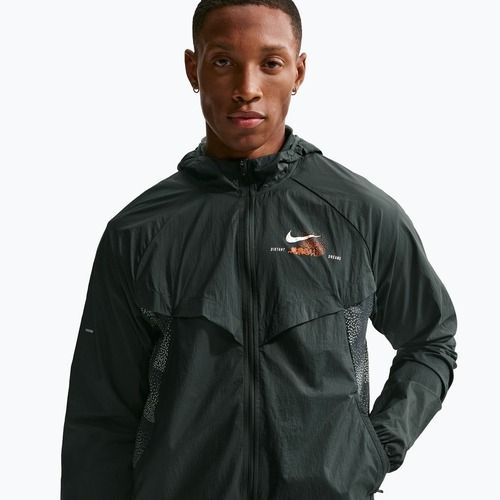 Мъжко яке за бягане Nike Stride Repel UV black spruce