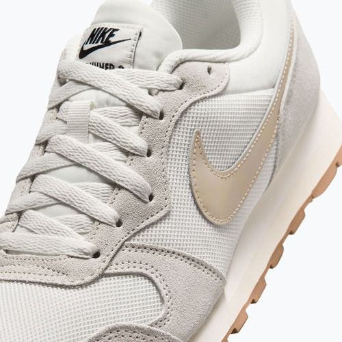 Дамски обувки Nike MD Runner 2 SE coconut milk/black/linen/sail