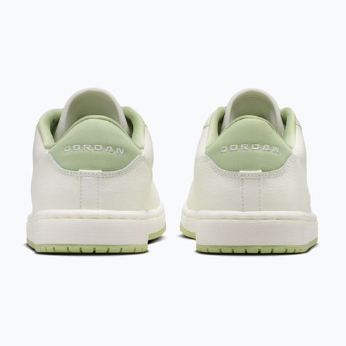 Дамски обувки Nike Jordan Court Connect Low sail/olive aura