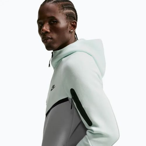 Мъжки суитшърт Nike Tech Windrunner Full Zip barely green/light silver/black