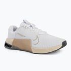 Дамски обувки за тренировка Nike Metcon 9 white/metallic gold grain/sanddrift/white