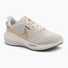 Дамски обувки за бягане Nike Vomero 17 phantom/light bone/sail/metallic gold