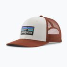 Шапка с козирка Patagonia P-6 Logo Trucker Hat white w/rusty red